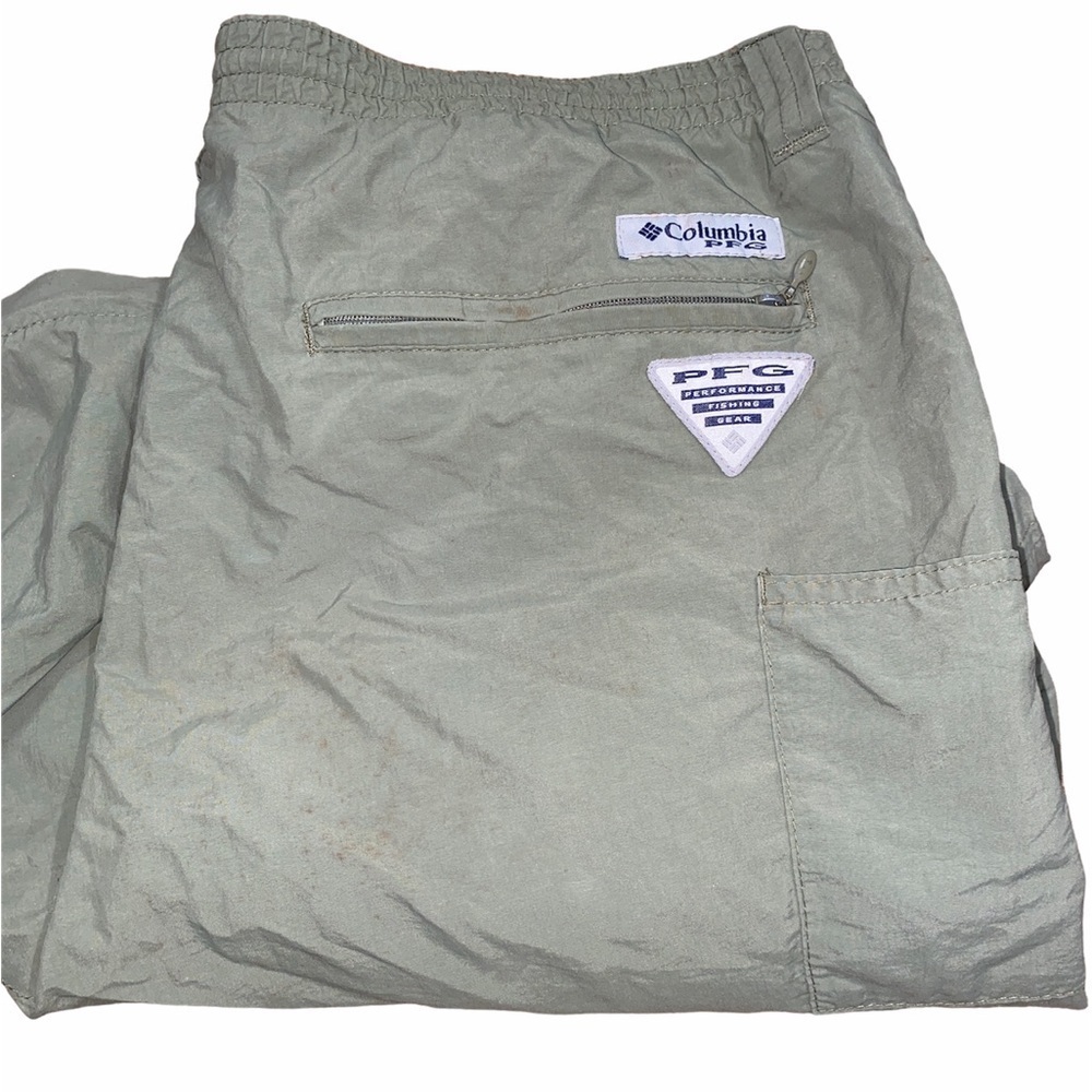 Columbia green shorts size 32